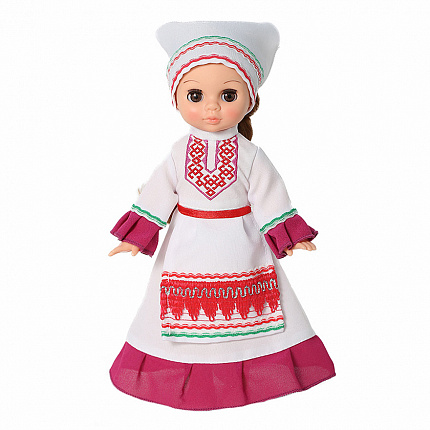 Эля в марийском костюме