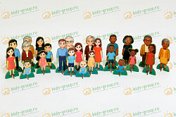 Семьи мира: 3 расы, 3 культуры, 3 поколения - комплект фигурок на подставках