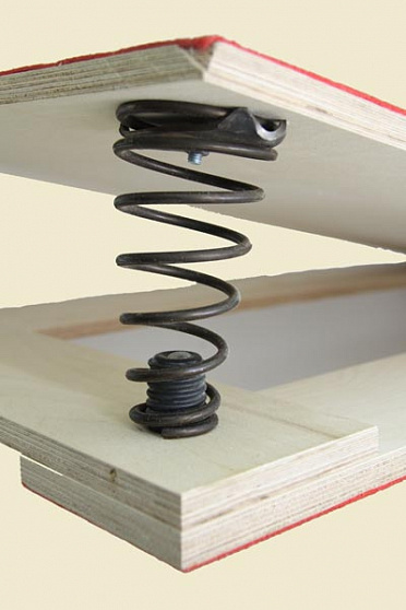 Мостик гимнастический пружинный